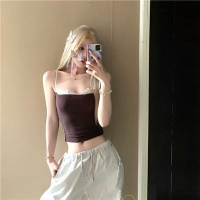 故烧高烛照红妆